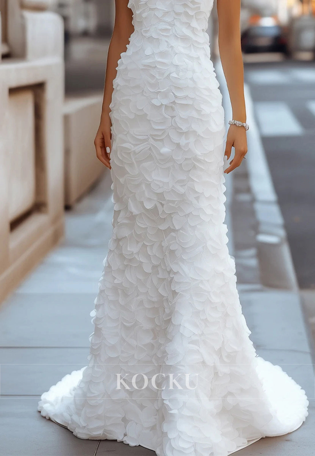 3D Petal-Textured Sleeveless Mermaid Wedding Dress