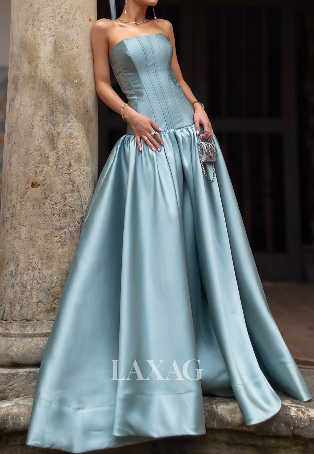 Off-Shoulder Tube Top Sleeveless A-Line Evening Dress Pleated Satin Floor-Length Formal Gowns