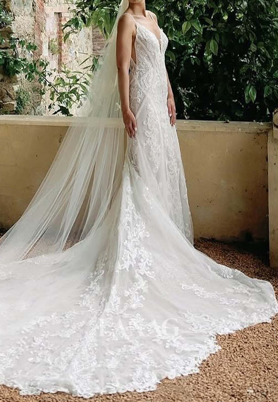 Deep V-Neck Spaghetti Straps Formal Gowns Sleeveless Lace Applique Mermaid Wedding Dress
