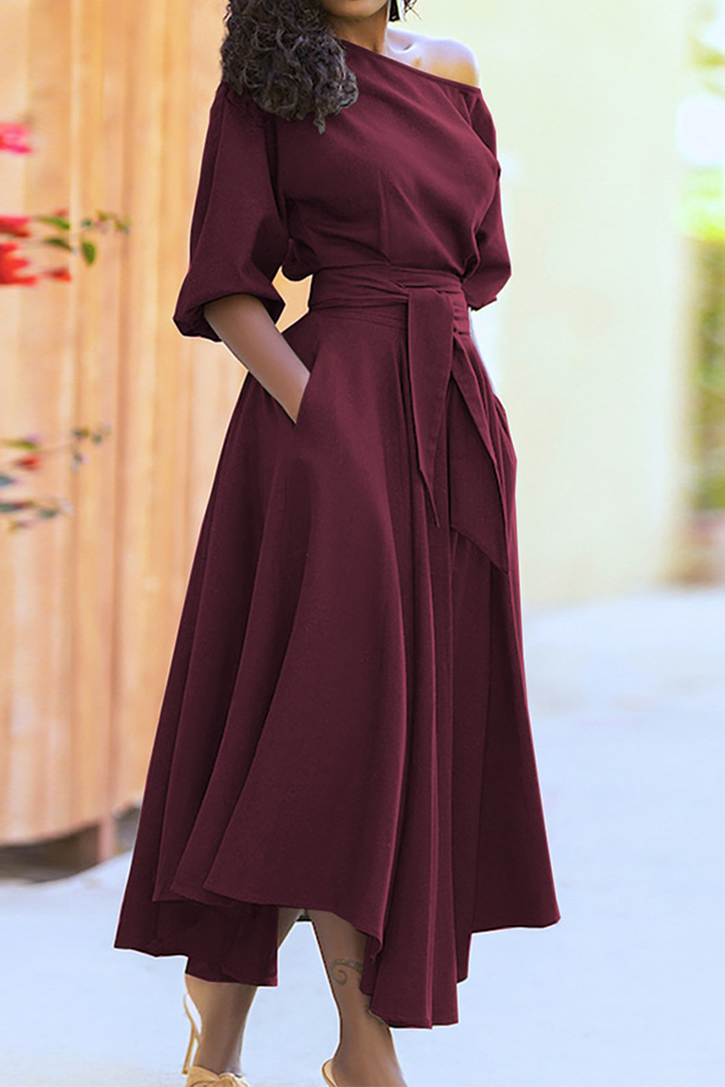 Beautifully Finished Dress in a Timeless Design