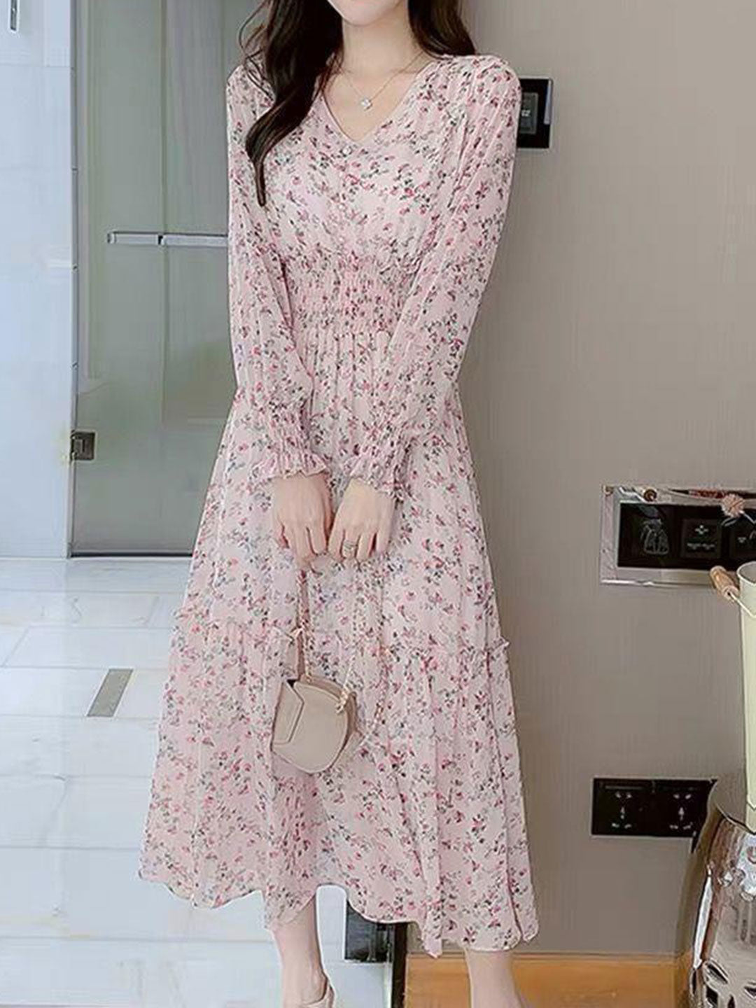 Beautifully Crafted Dress in a Classic Style