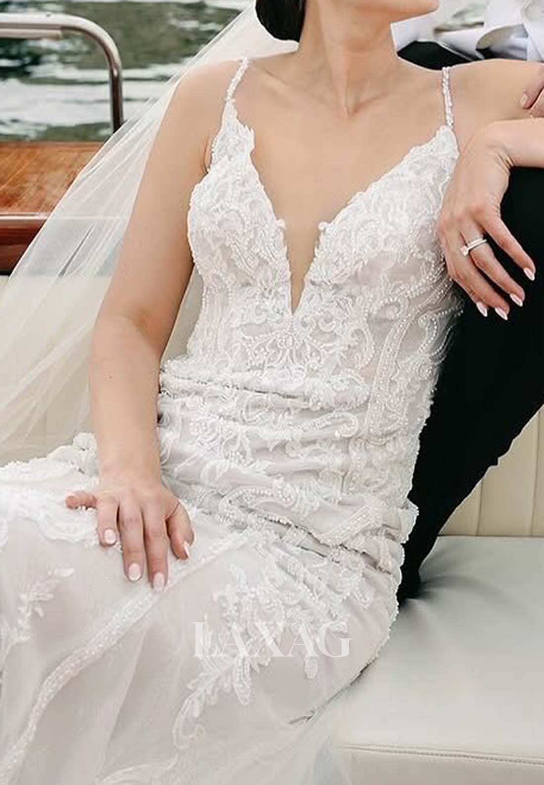 Deep V-Neck Spaghetti Straps Formal Gowns Sleeveless Lace Applique Mermaid Wedding Dress