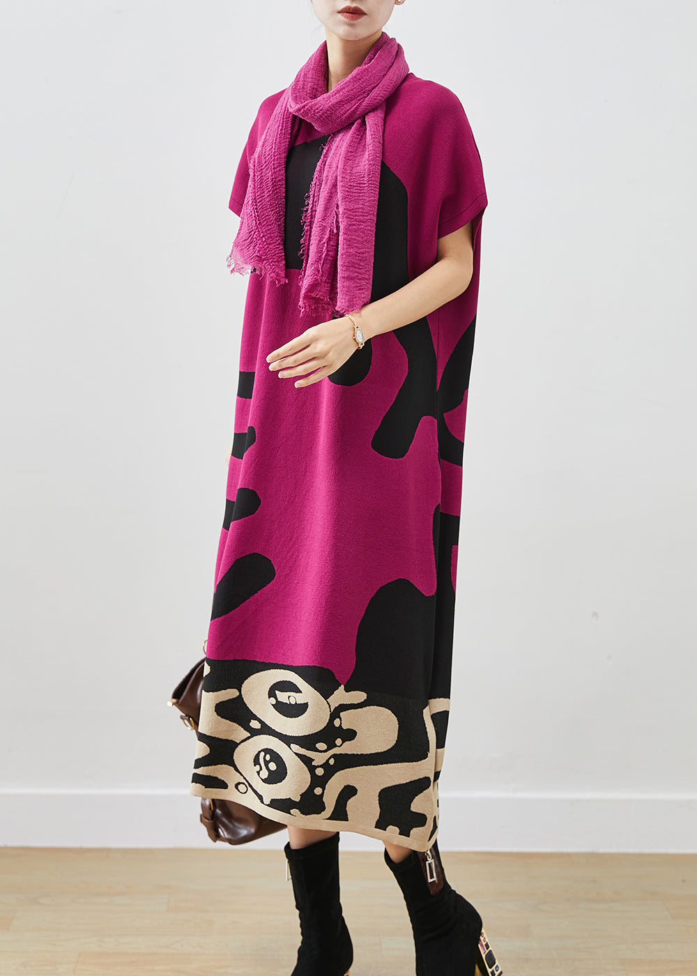 Well Tailored Dress with a Graceful Silhouette