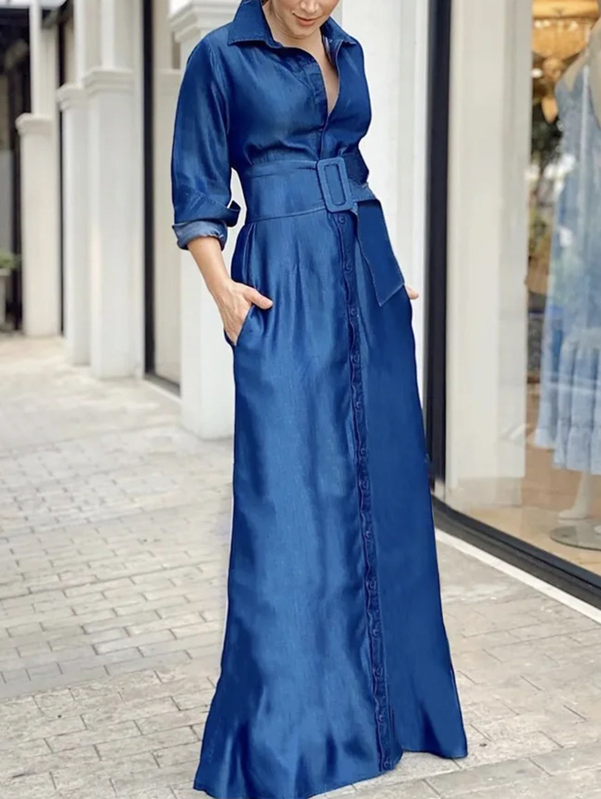Beautifully Crafted Dress in a Classic Style