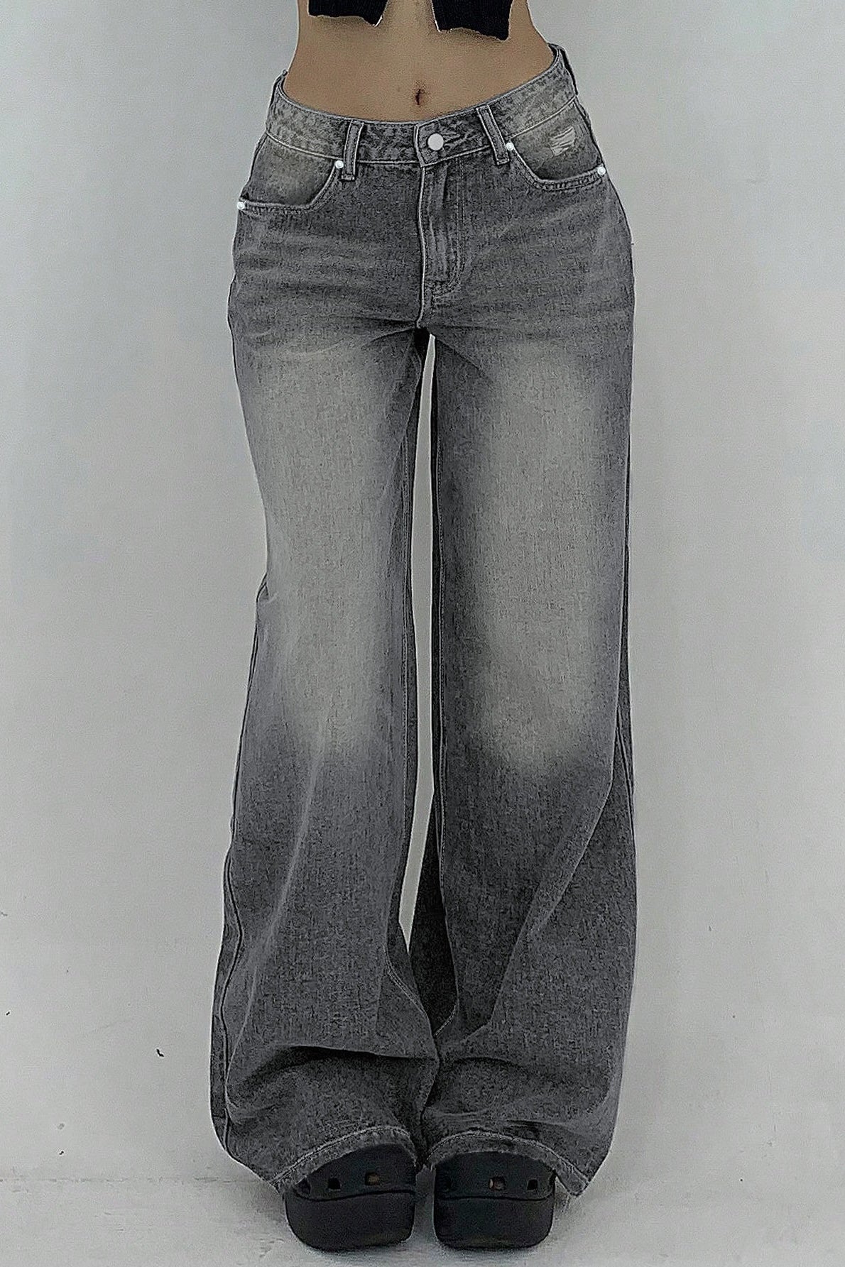 Distressed Wide Leg Floor Length Jean