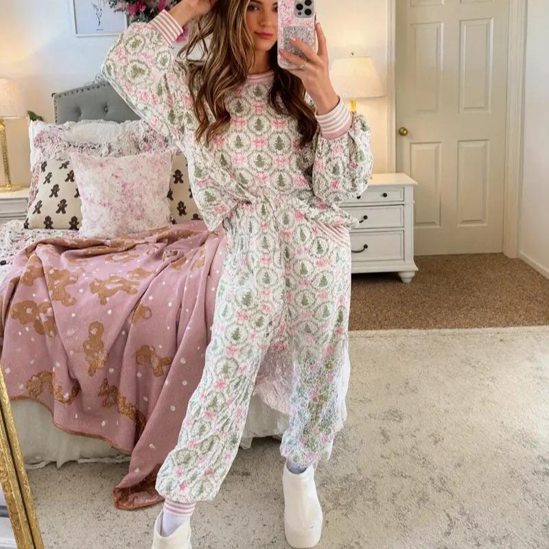 Christmas Tree Print Sweatshirt and Joggers Two Piece Set