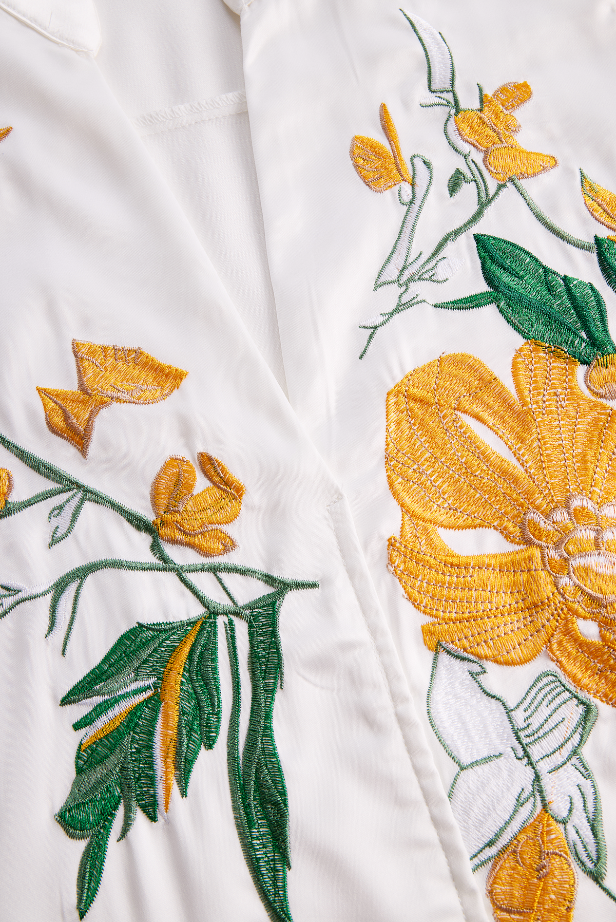 Stand Collar Sleeveless Floral Embroidered V-Neck Blouse