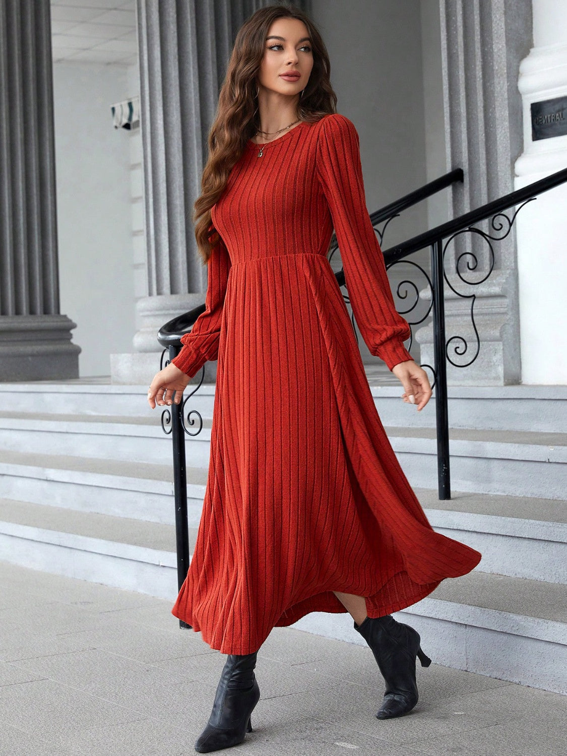 Agnes Ribbed Long Sleeve Dress with Relaxed Fit and Modern Casual Wear