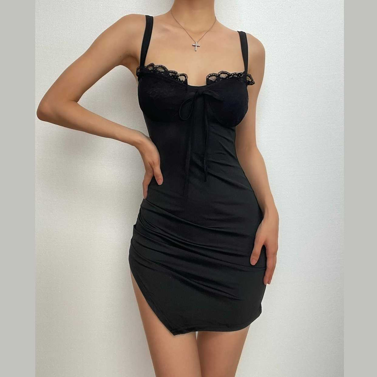 Lace Trim Sweetheart Neck Tie Front Ruched Side Slit Cami Mini Dress