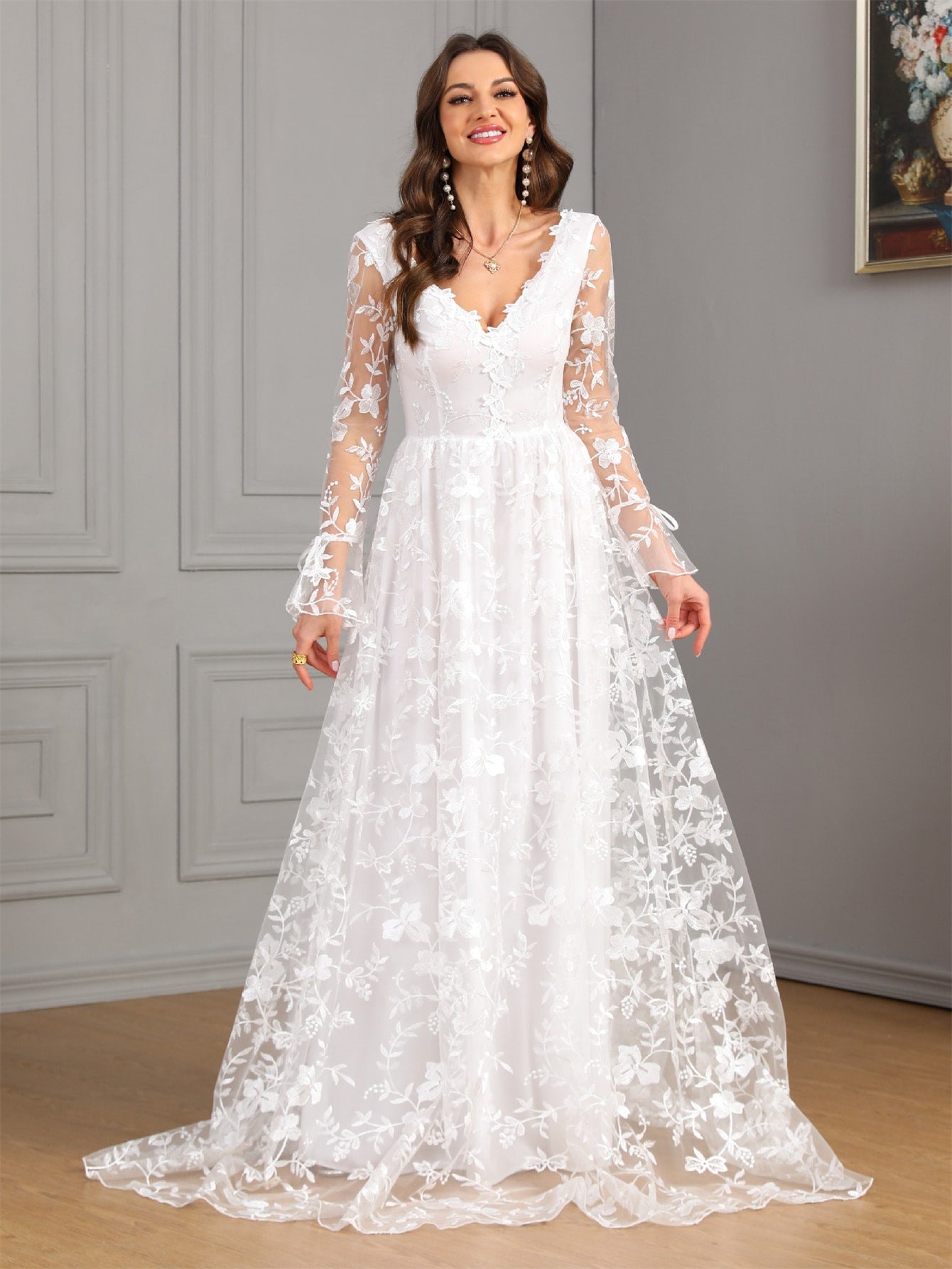 V neck Long Sleeve Backless White Large Swing Wedding Dress - View 2
