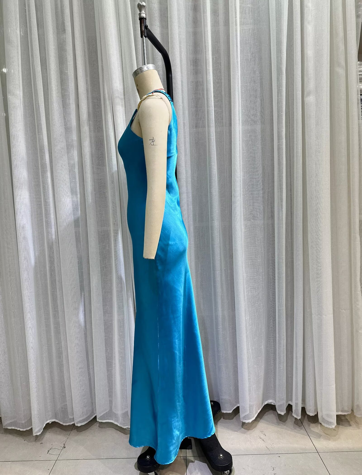 Spring Simple Thin Waist Tight Graceful Satin Dress