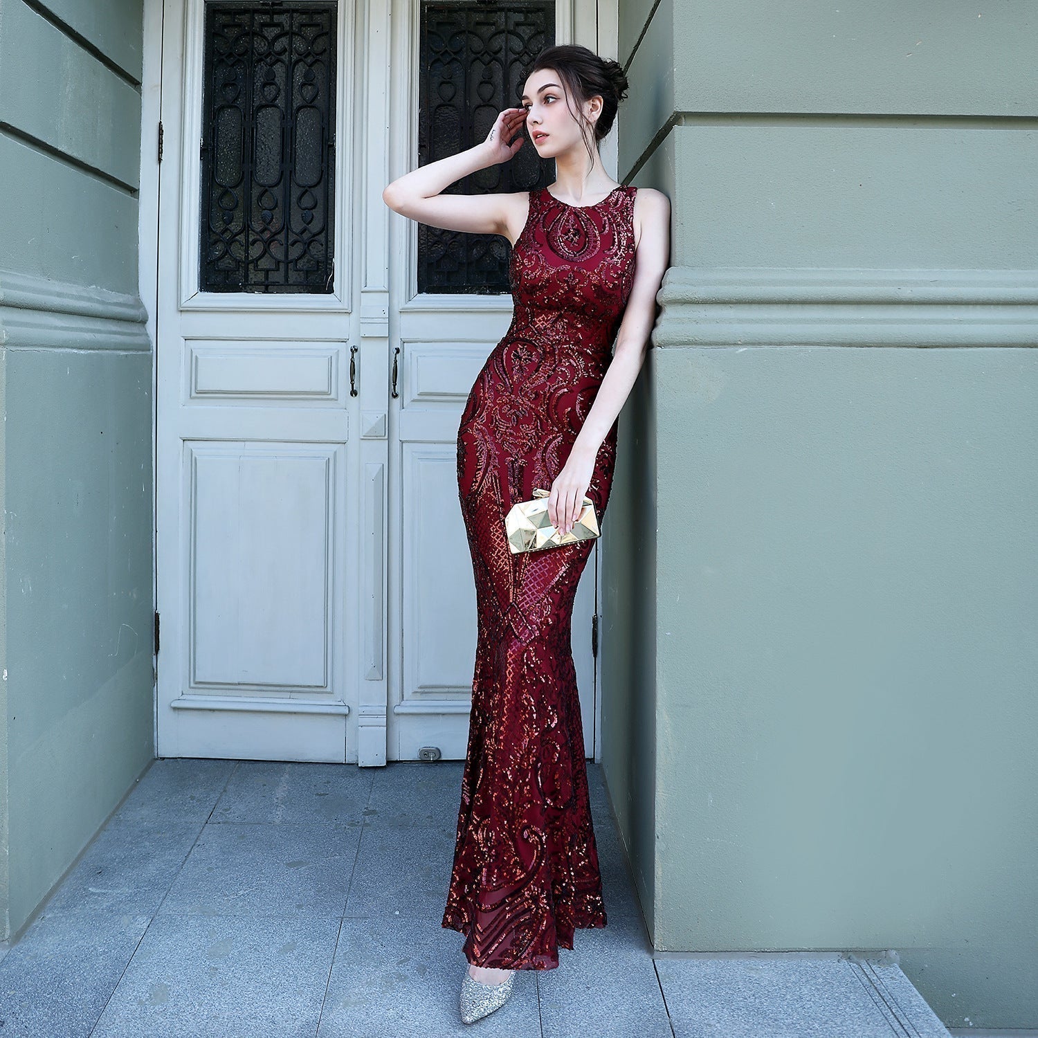 Sequin Round Neck Sleeveless Mermaid Gown
