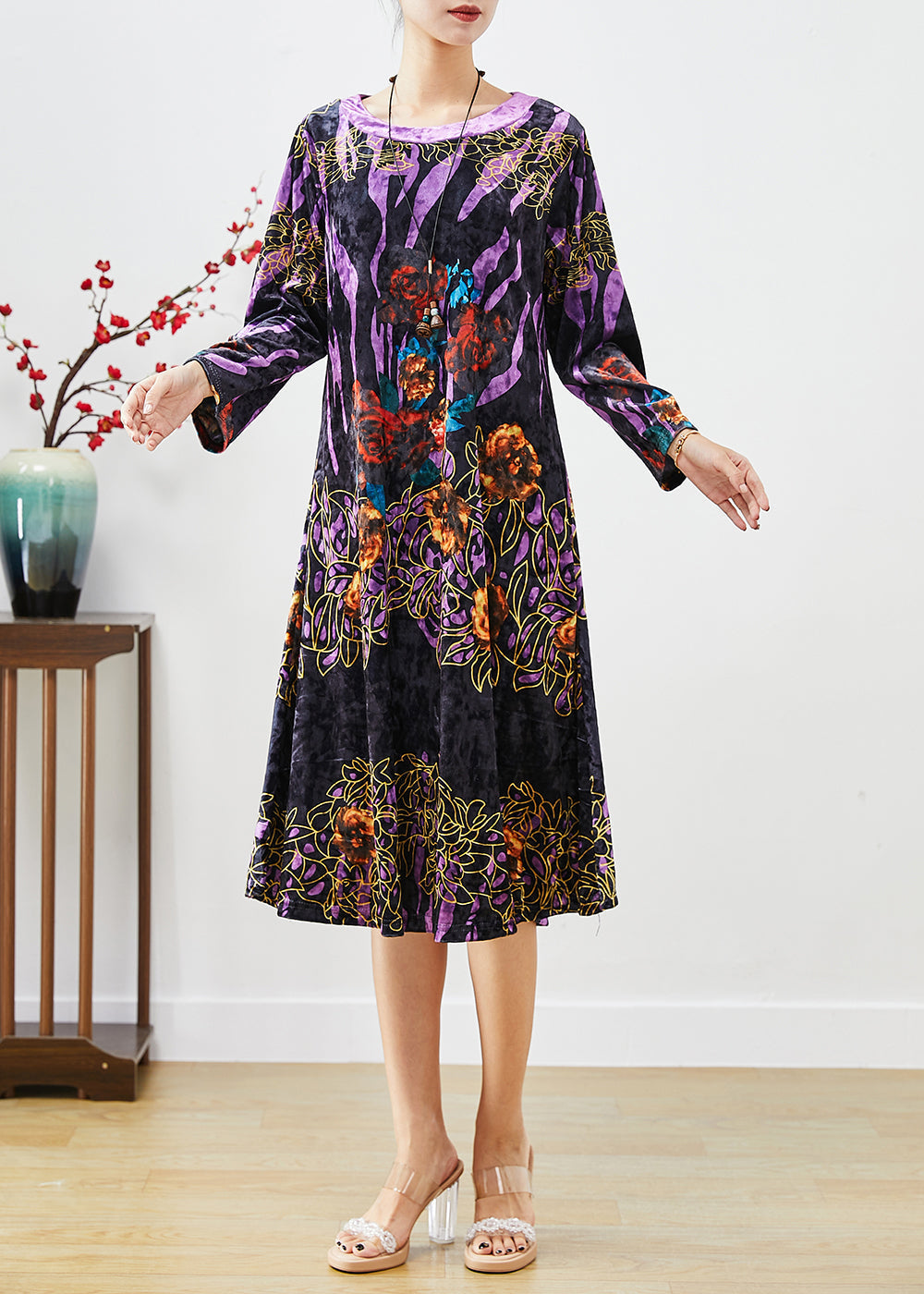 Well Tailored Dress with a Graceful Silhouette