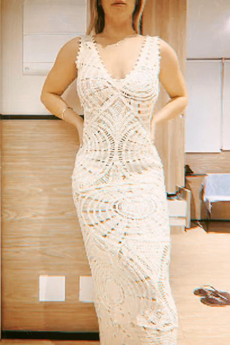 Penélope Effortless Holiday Beach Dresses with Fixed Hook and Flowers, Hollow Out V Neck Evening Wear Edit