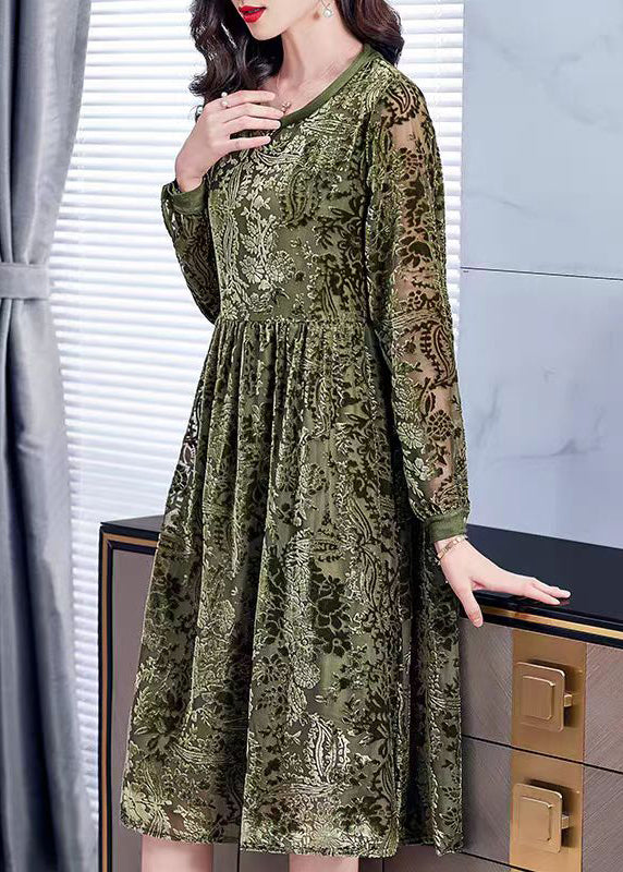 Sophisticated Dress with a Clean Classic Look