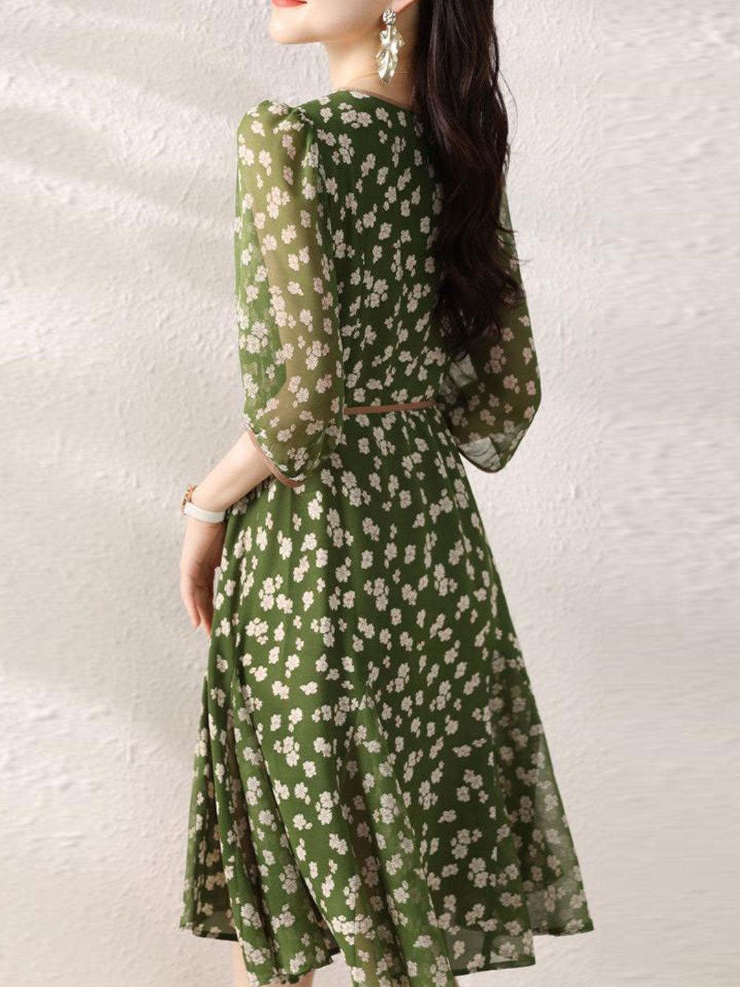 Gracefully Styled Dress for Any Occasion