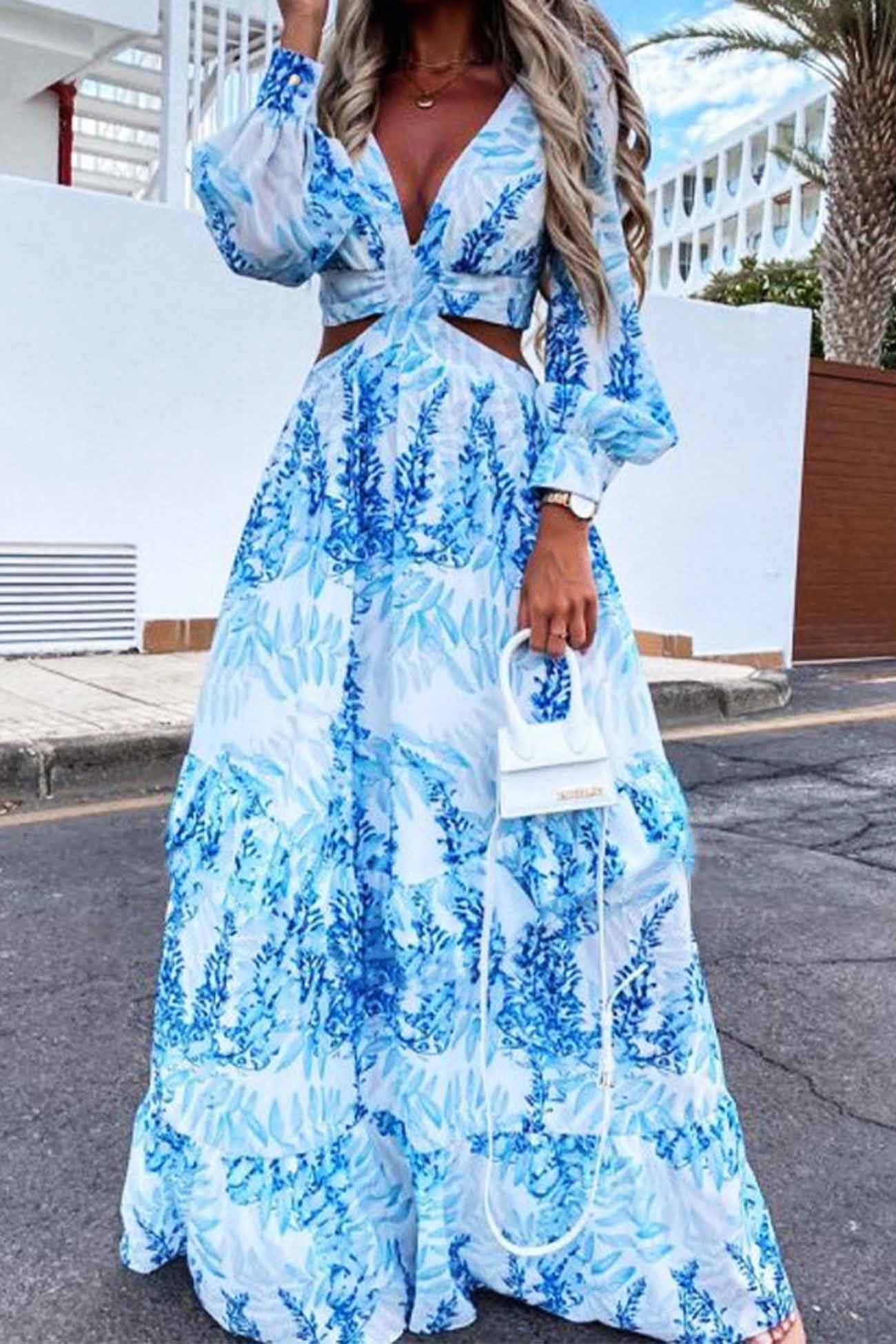 Well Tailored Dress with a Graceful Silhouette