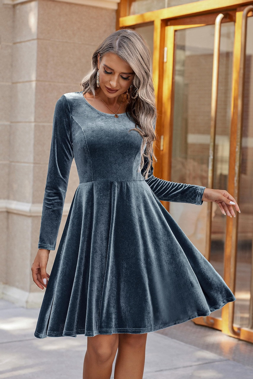 Yasmin Aesthetic Knee Length Dress with a Round Neckline and Long Sleeves Premium Wardrobe Essential