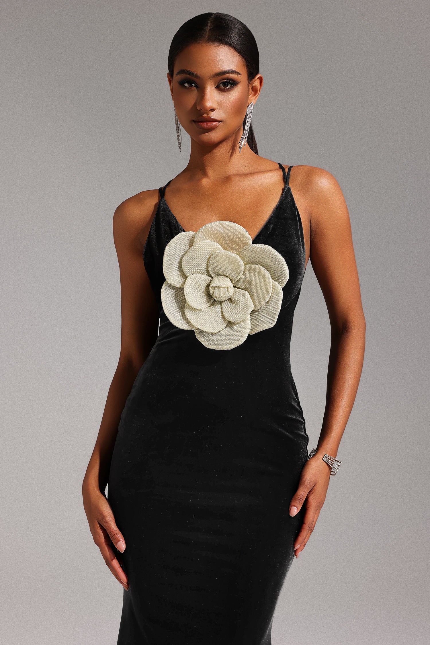 V-Neck Sleeveless Flowers Backless Velvet Maxi Dress - View 2