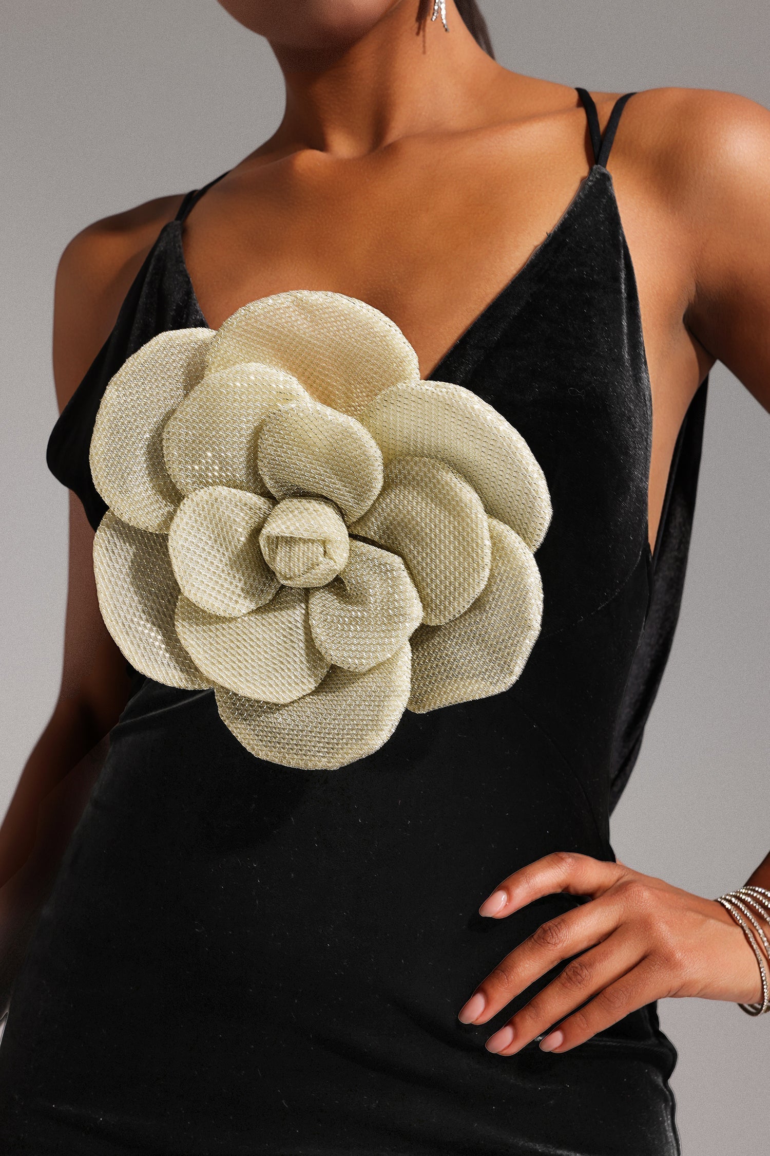 V-Neck Sleeveless Flowers Backless Velvet Maxi Dress - View 5