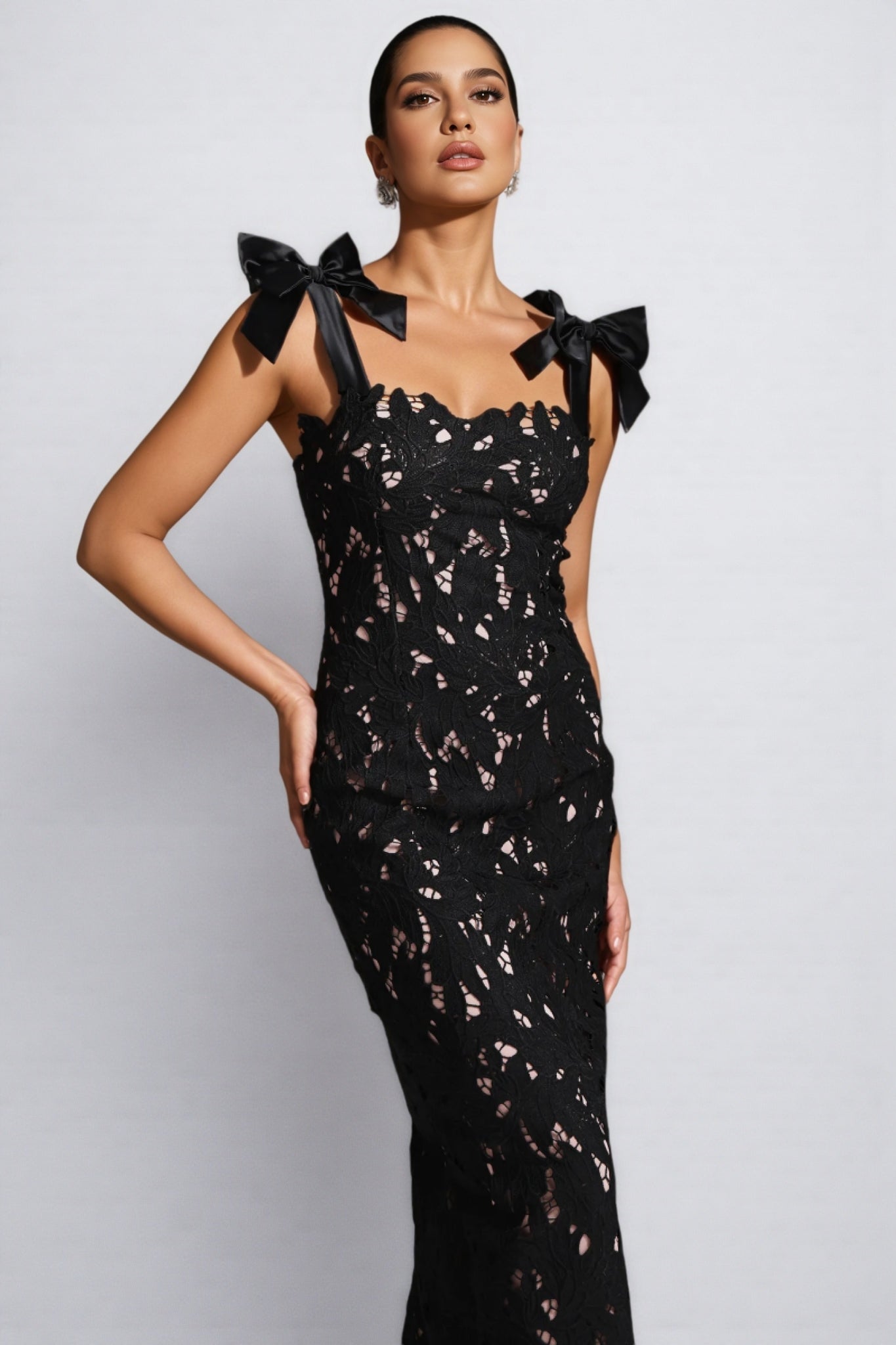 Calixea Sleeveless Lace Bow Maxi Dress - View 4