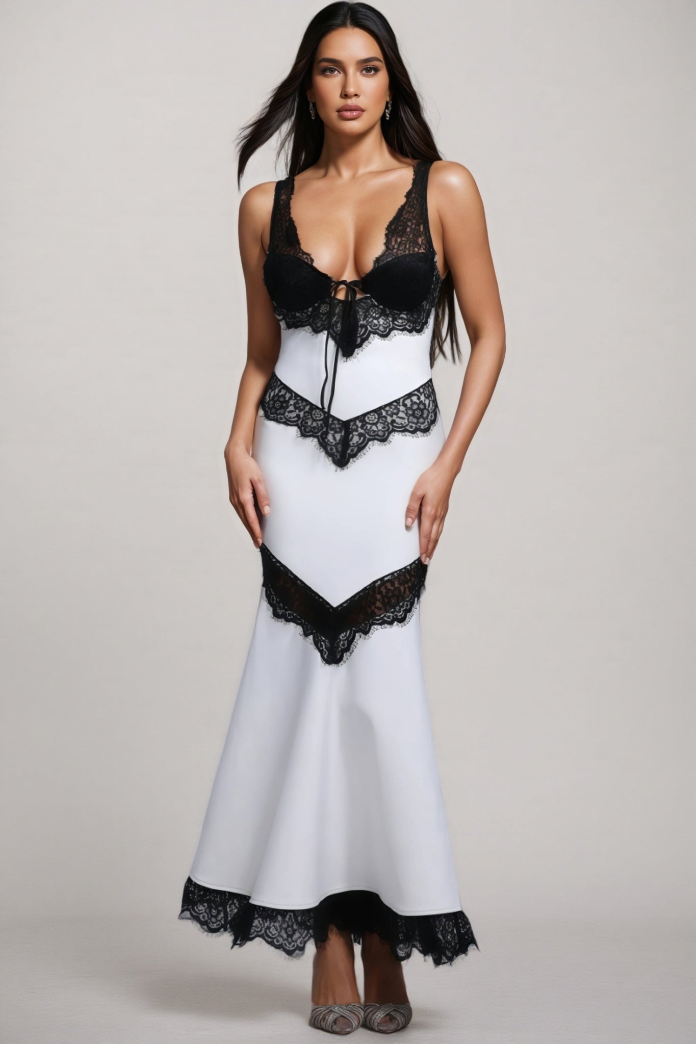 Naom Sleeveless Black Lace Maxi Dress - View 2