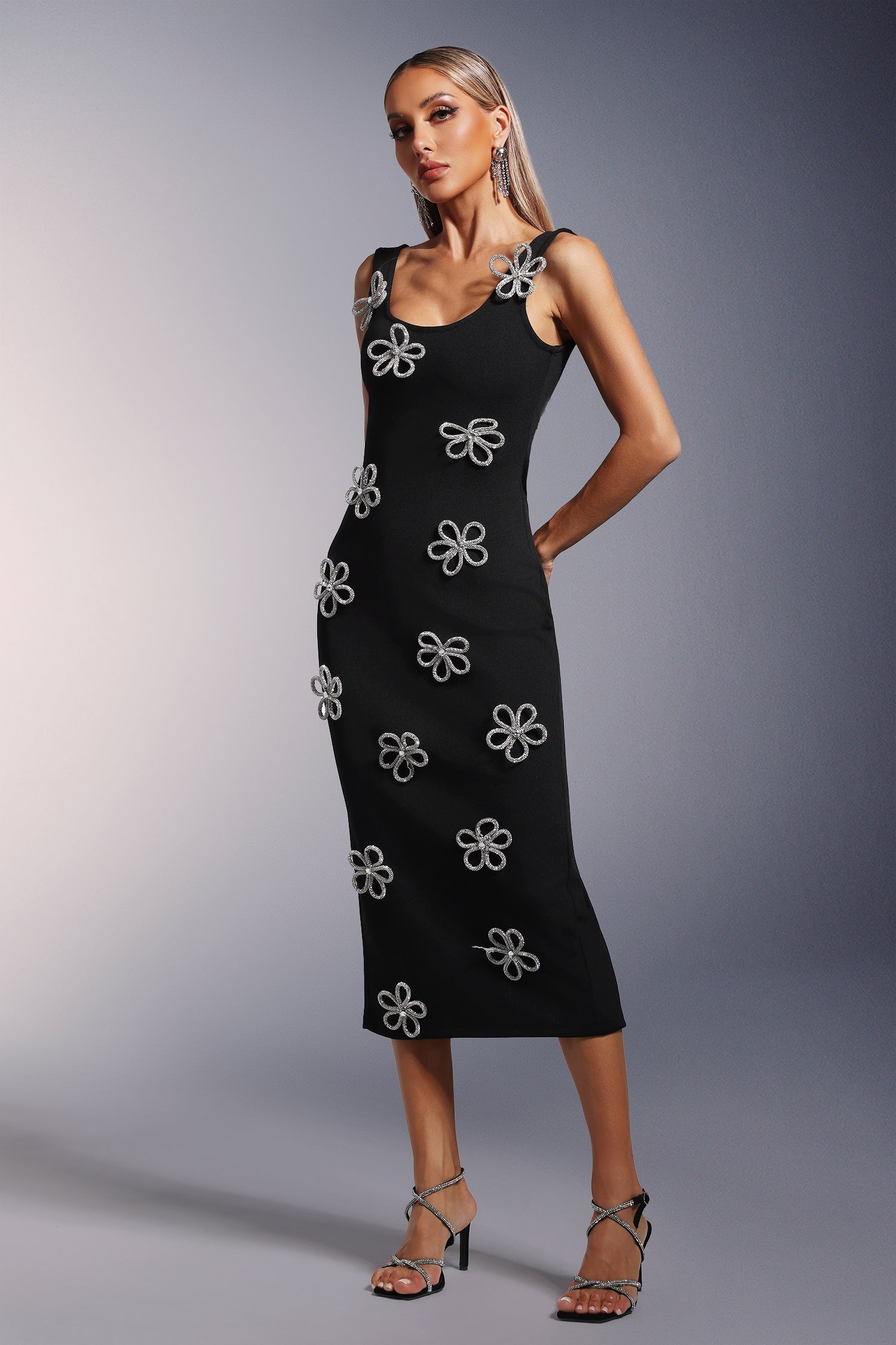 Bandage Scoop Neck Rhinestone Flower Bodycon Midi Dress
