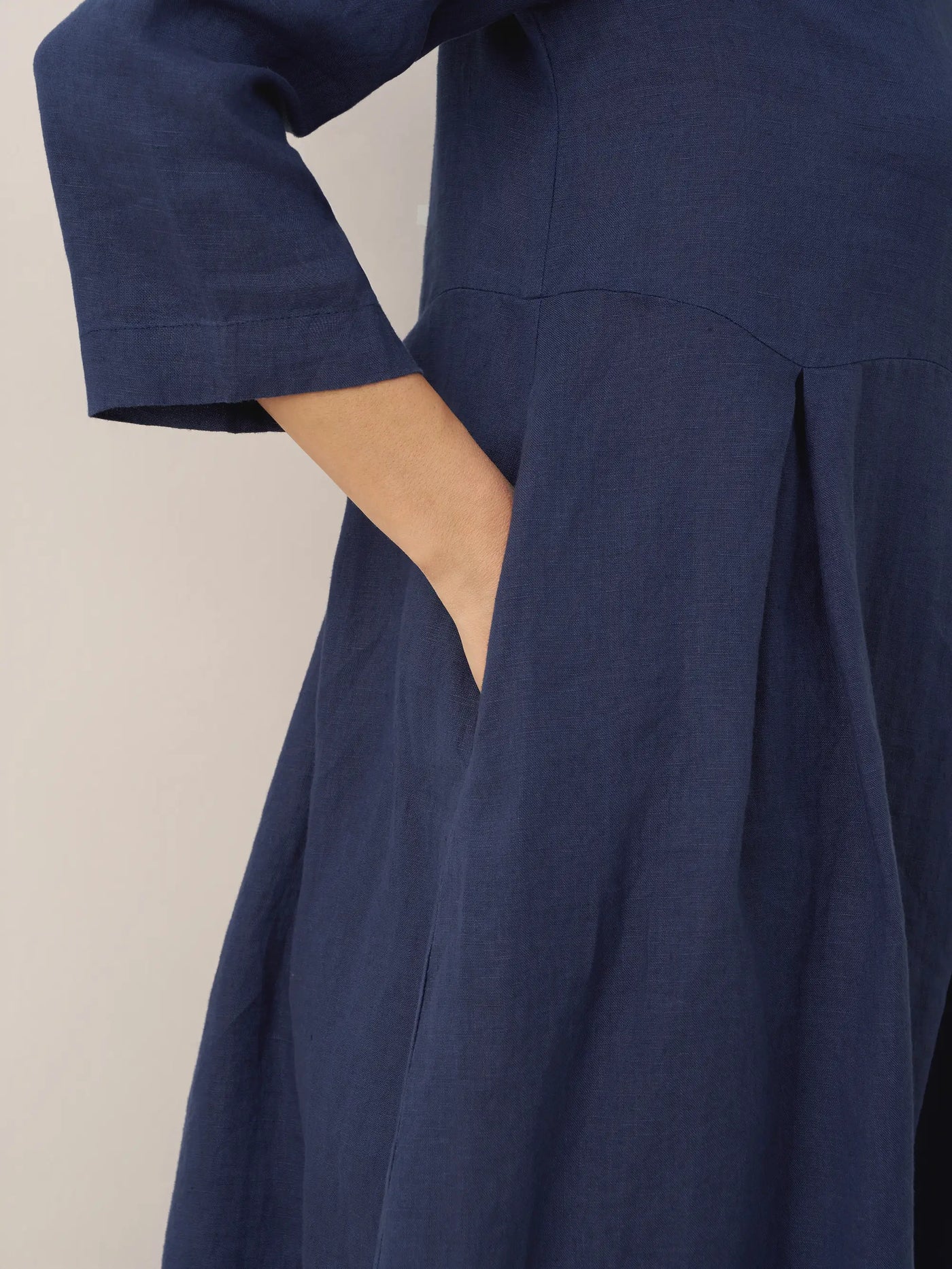 Pleated Round Neck Pocket A-Line Maxi Dress 30