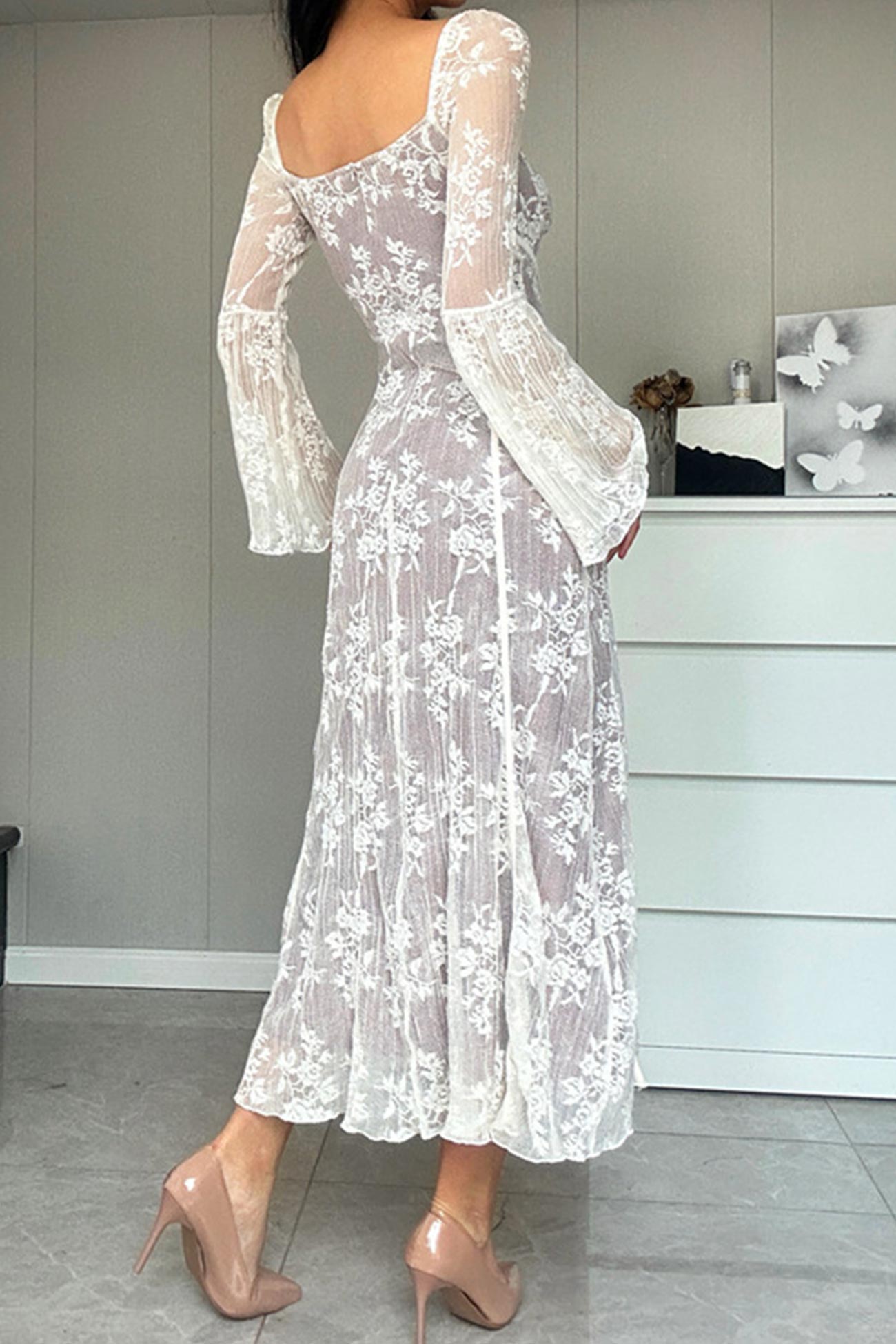 Sophisticated Dress with a Clean Classic Look