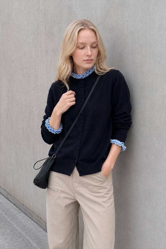 Contrast Ruffle Trim Crew Neck Button Front Knit Cardigan 2