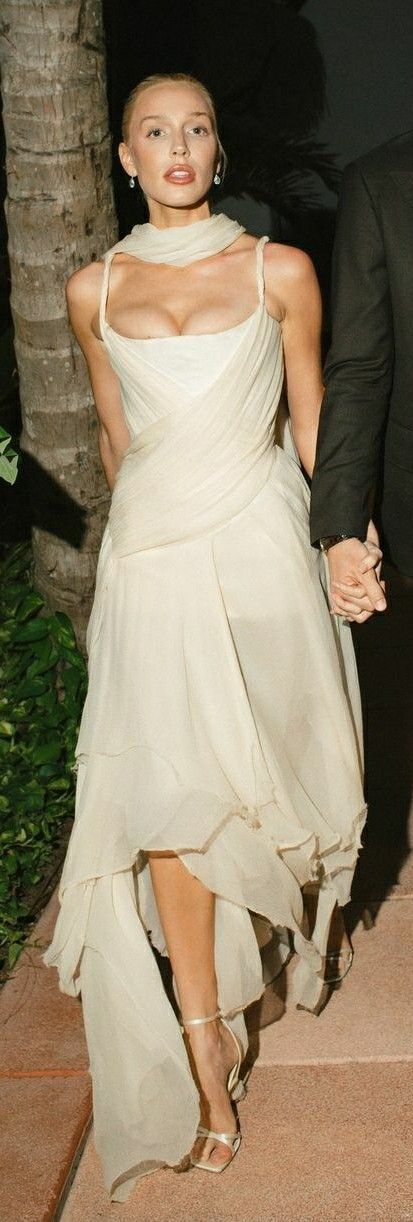 Boho Chiffon Bridal Gown Spaghetti Straps A-Line Sleeveless Ruffles Bridal Dress Wedding Party Dress