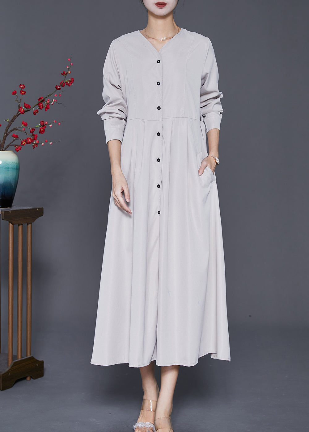 Well Tailored Dress with a Graceful Silhouette