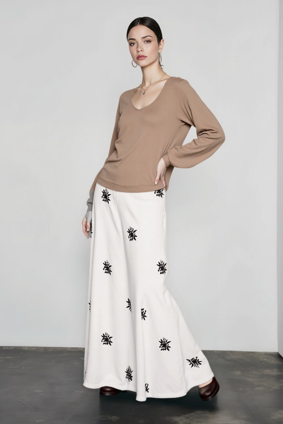 Floral Embroidered High Waist Column Maxi Skirt 3