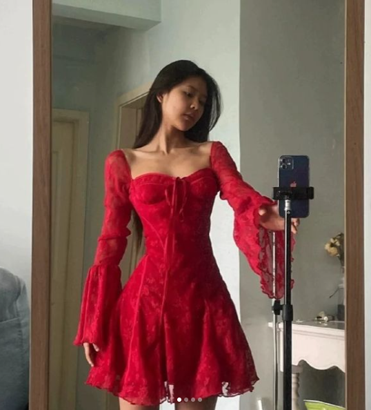 Charming Red Sweatheart Neck Lace A Line Homecoming Dress cc1710