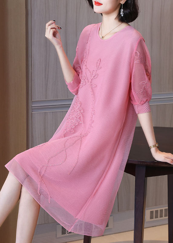 Beautifully Finished Dress in a Timeless Design