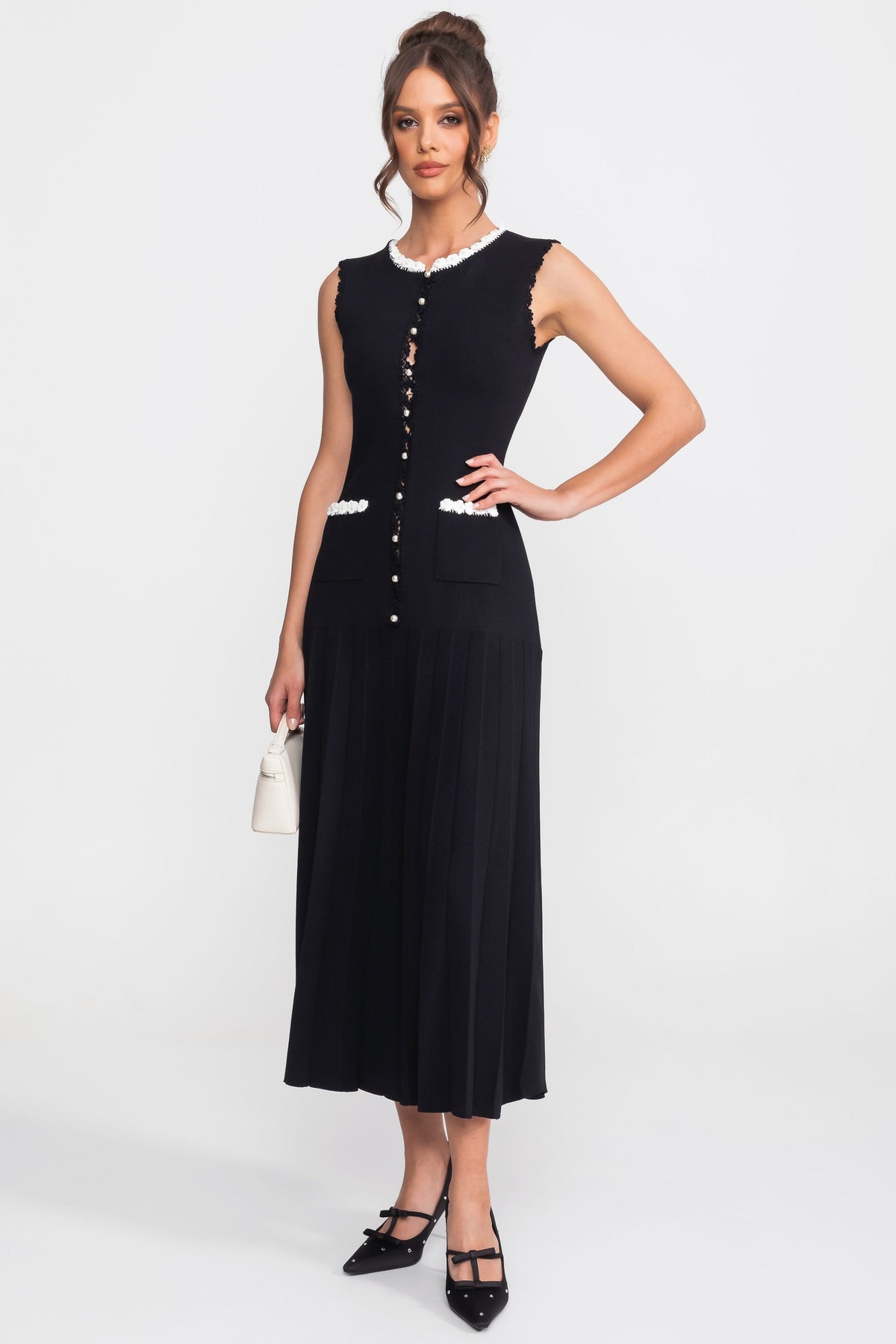 Sleeveless Scalloped Lace Collar Pearl Button Pleated Midi Dress - View 6