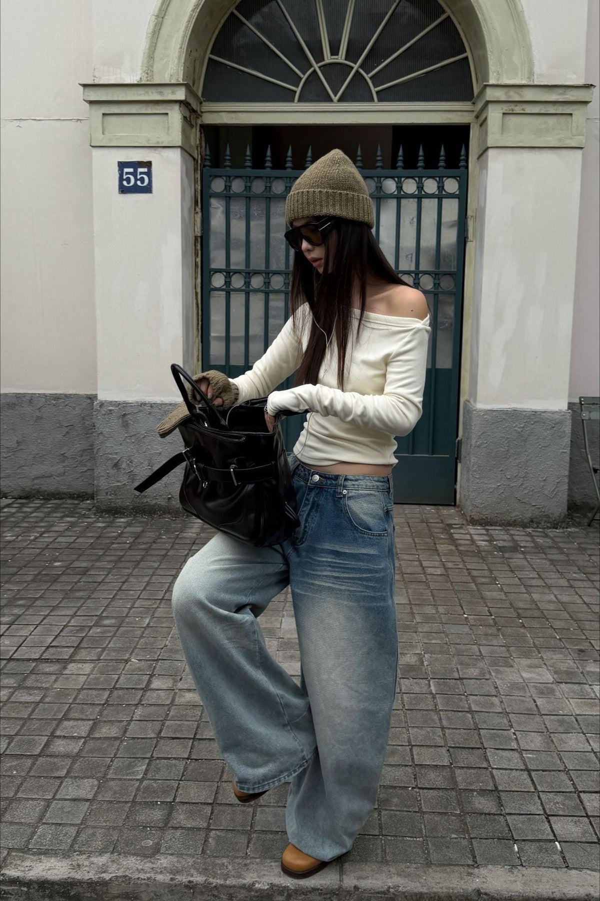 Faded Whisker Wash Mid Rise Baggy Wide Leg Jeans 4