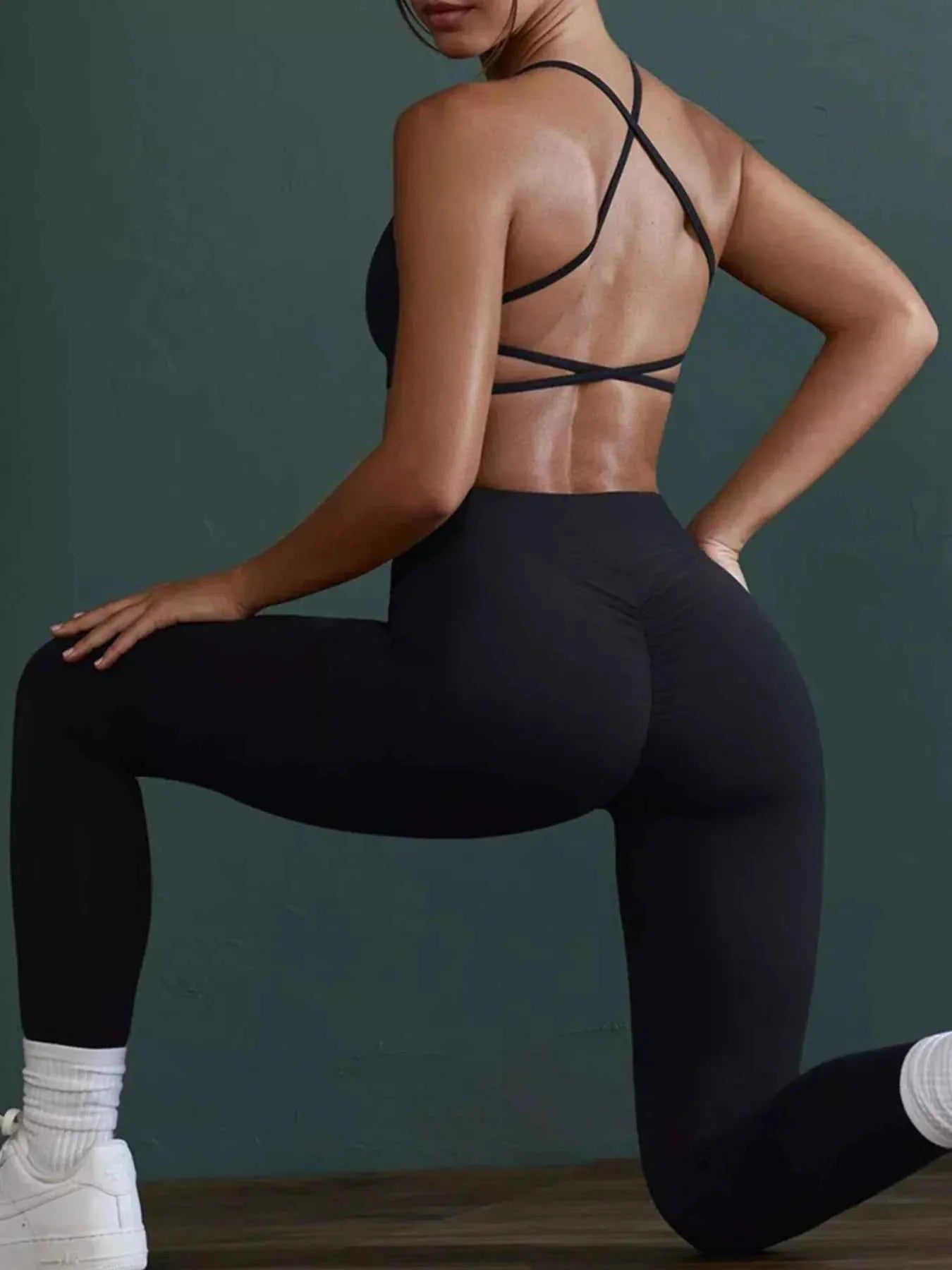 Seamless Cross-Waist Cami and Leggings Active Set