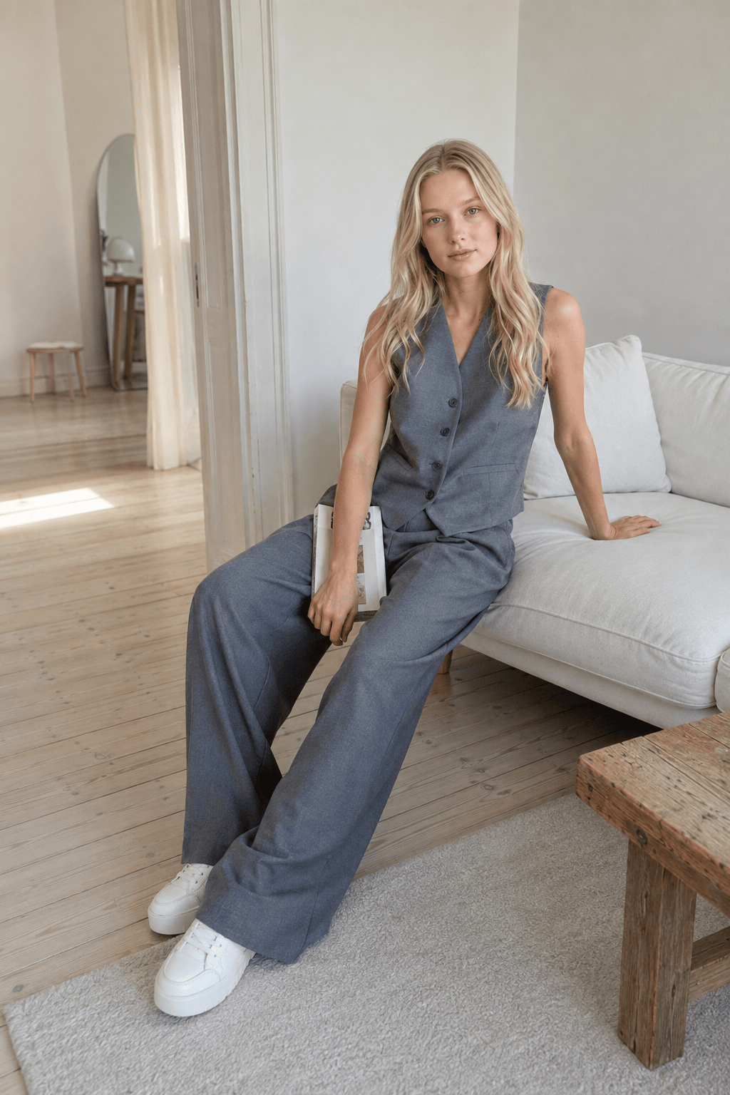 Solid Structured Graceful Suit Vest