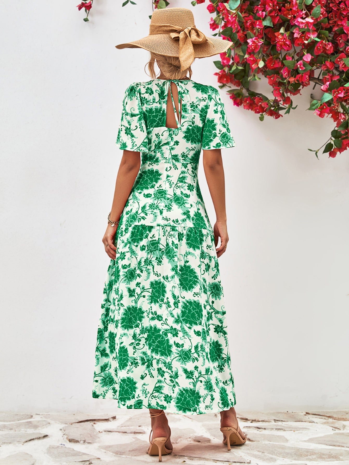 Classic Vintage Dress with a Flattering Fit