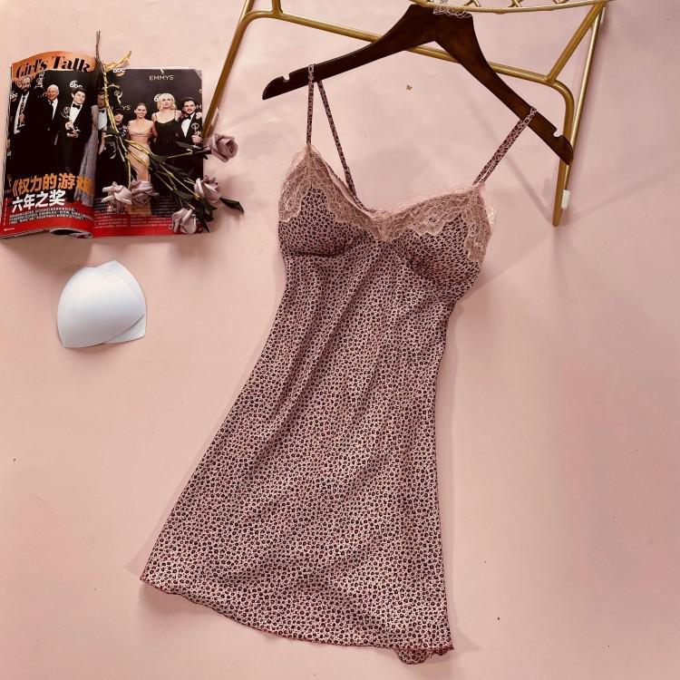 Subtly Elegant Garment with a Refined Vintage Look
