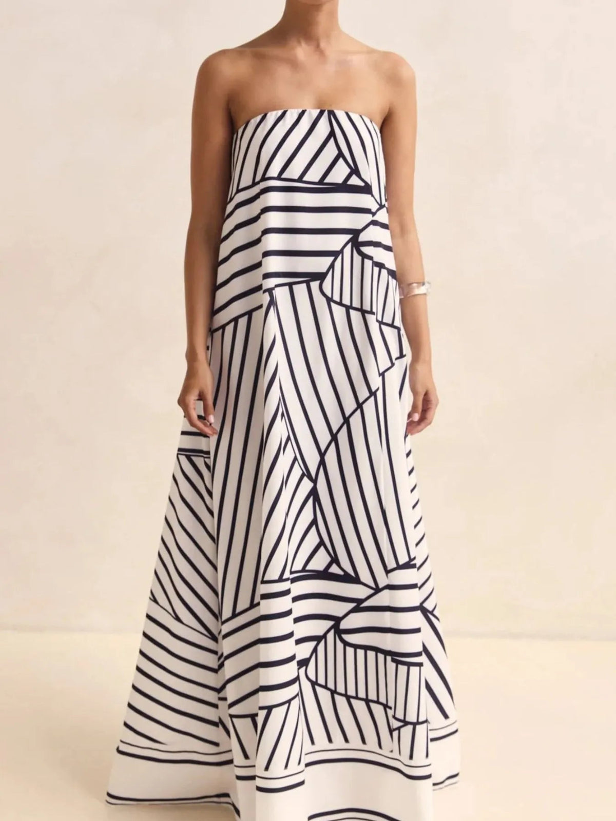 Abstract Striped Print Strapless Flowy Maxi Dress 3