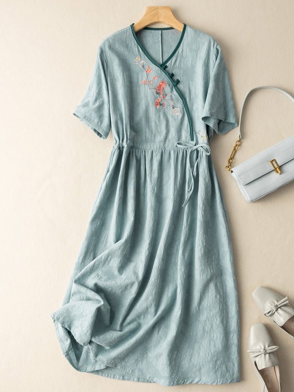 Gracefully Styled Dress for Any Occasion