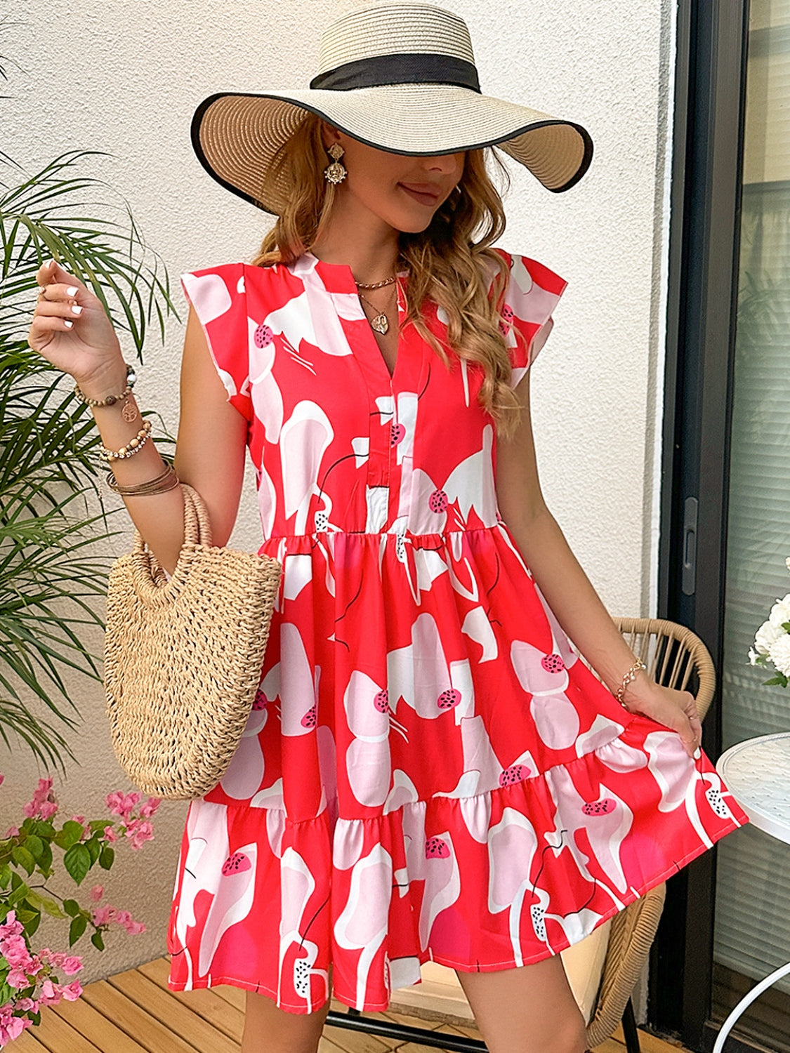 Effortlessly Elegant Dress with a Timeless Design