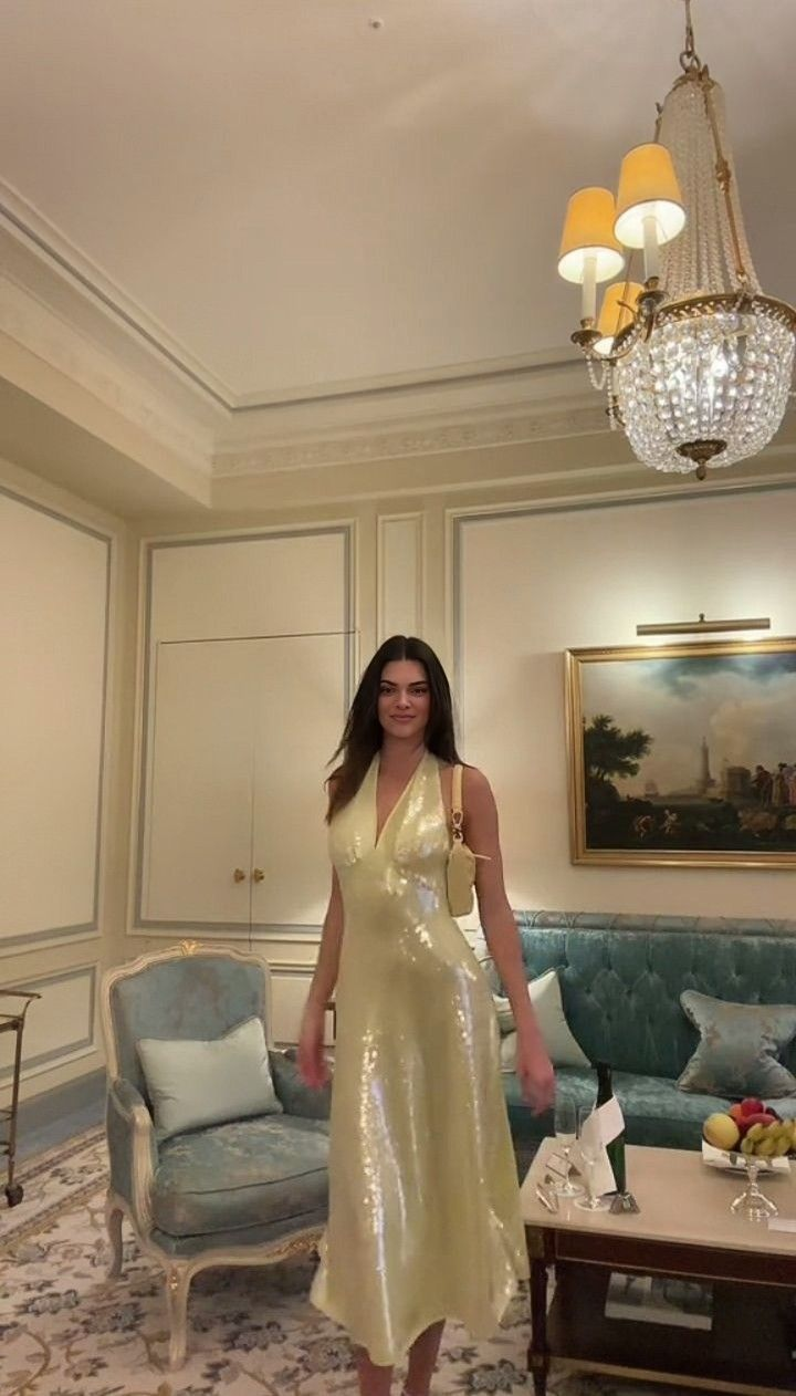 Sexy V Neck Yellow Sequins Party Dress A Line Prom Evening Dress cc1806