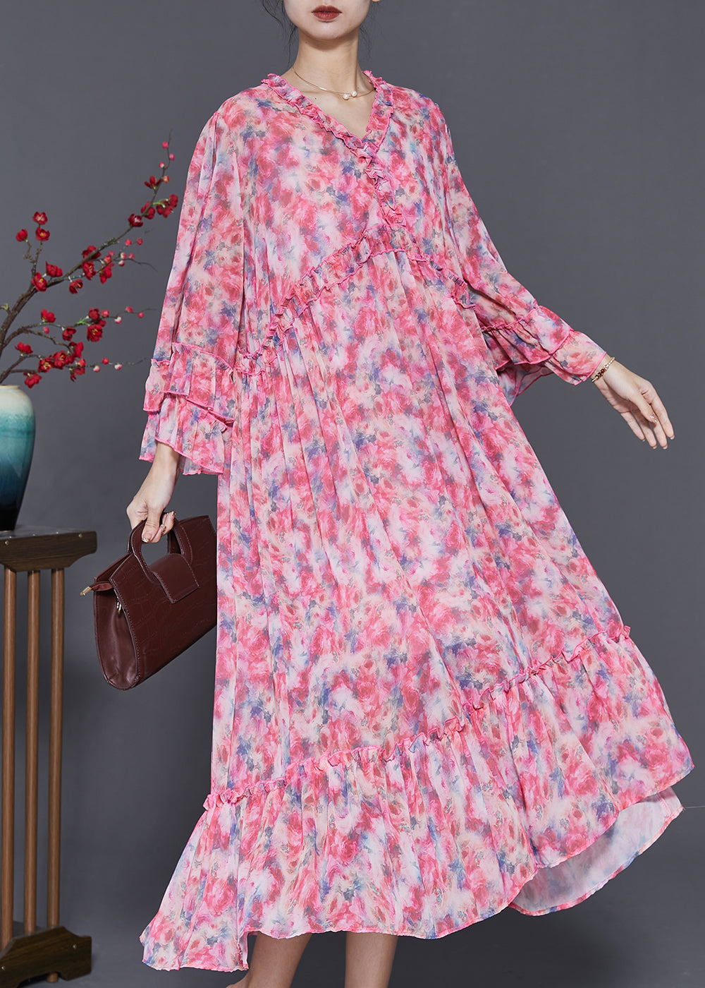 Effortlessly Elegant Dress with a Timeless Design