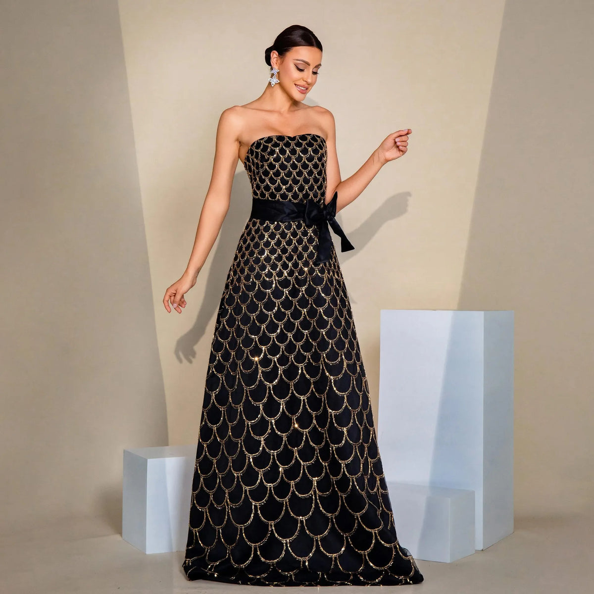 CHELYA ELEGANT BLACK MAXI DRESS
