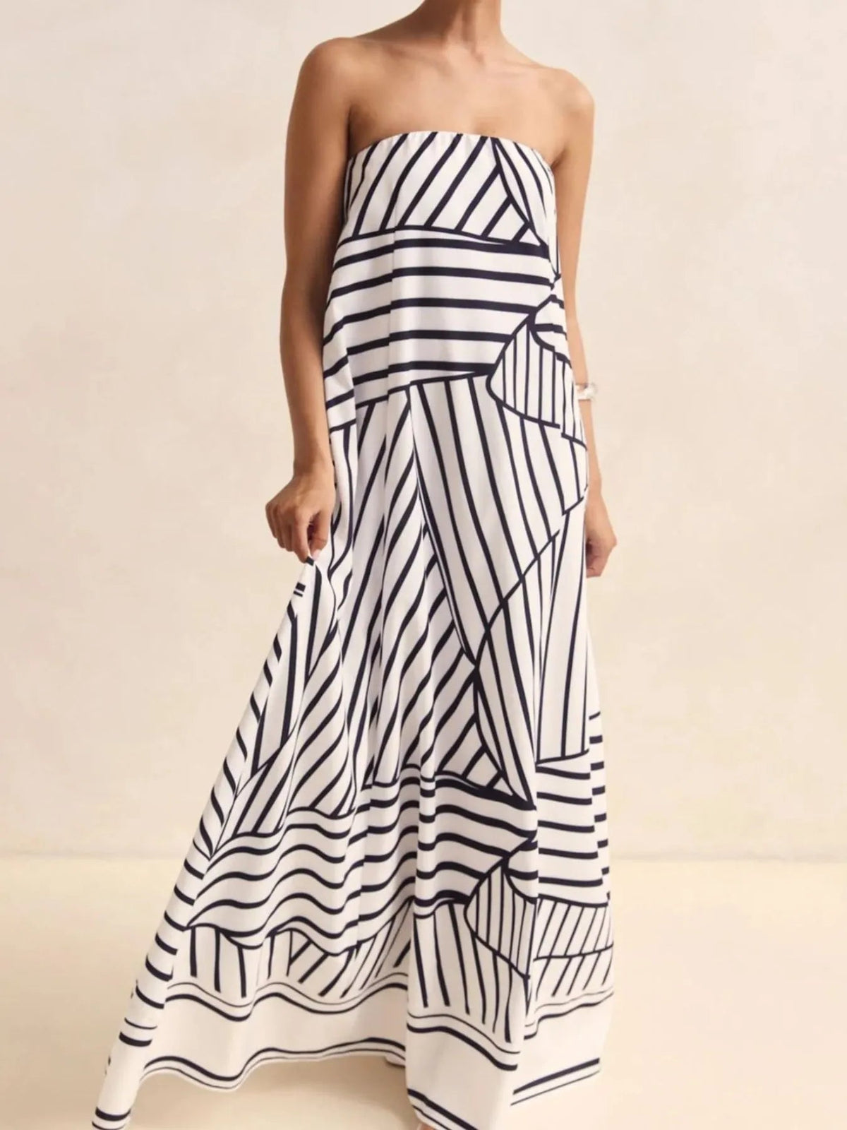 Abstract Striped Print Strapless Flowy Maxi Dress 2