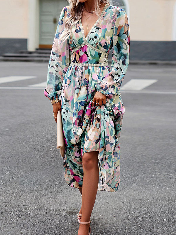 Classic Vintage Dress with a Flattering Fit