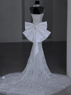 Chic Mermaid Scoop Neckline Cap Sleeves Tulle White Long Wedding Dresses With Bow C3489
